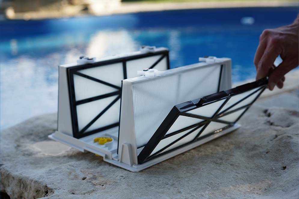 Dolphin Premier with its NanoFilter cartridges