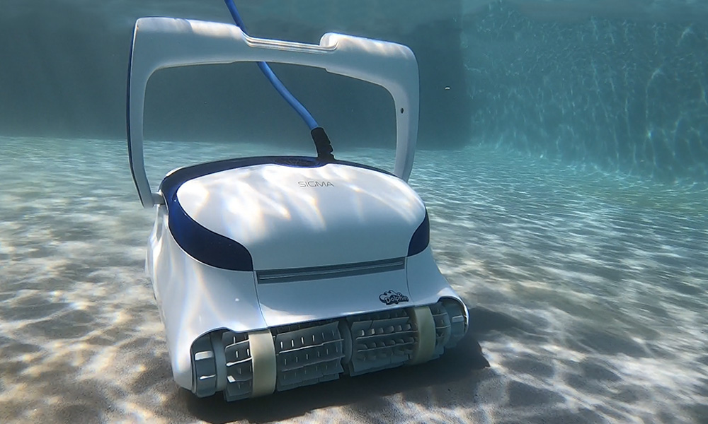 Dolphin Sigma Cleaning the Pool Floor
