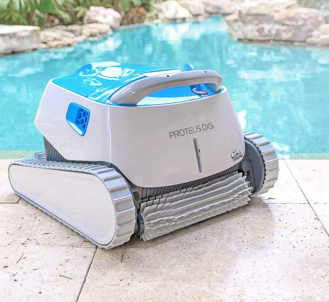 Dolphin Proteus DX5i Poolside 3